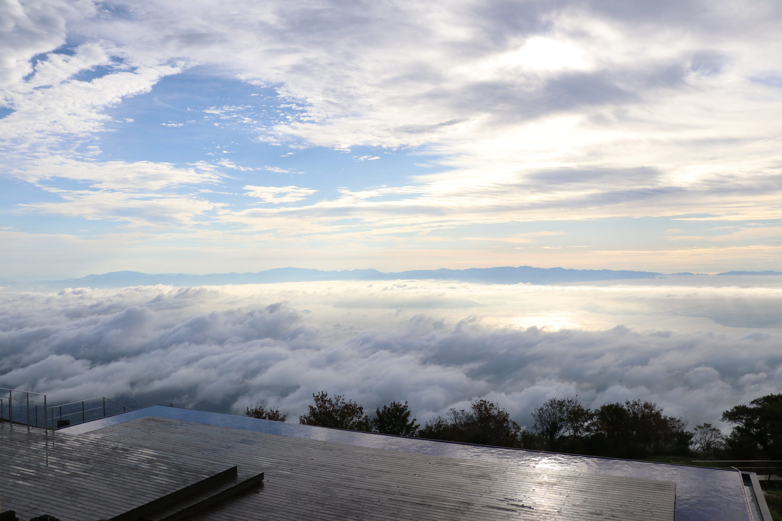 雲海 虹 びわ湖バレイ スキー場 びわ湖テラス