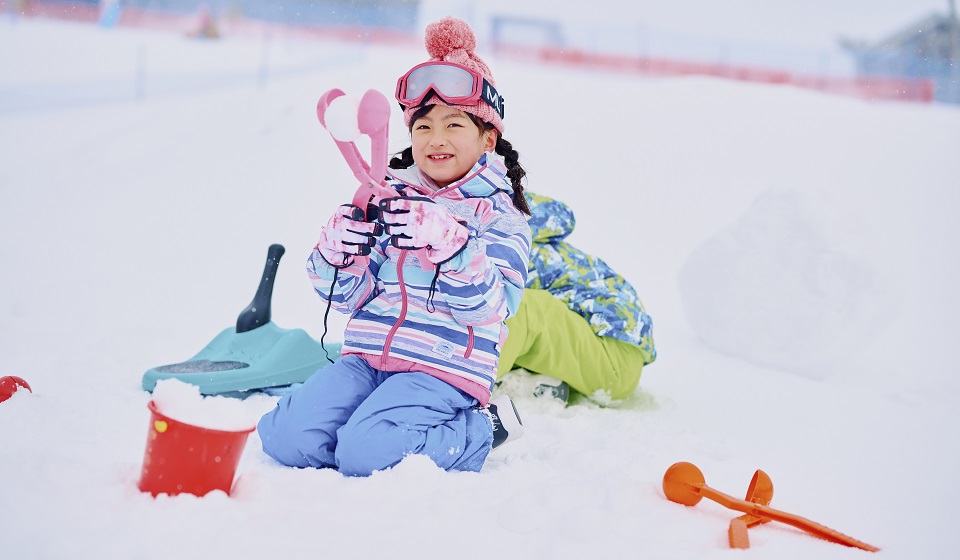 雪遊びの遊具イメージ