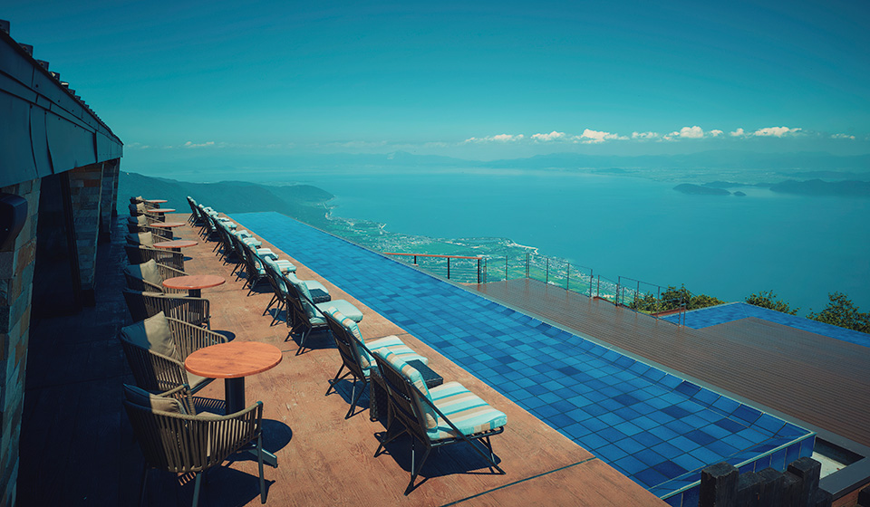 Grand Terrace スライド1